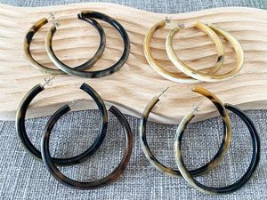 Pendientes colgantes de cuerno natural perfectos para estilo bohemio rústico y fashionistas conscientes que aman las opciones de joyería terrosa - Product Image 5