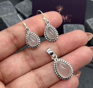 Ensemble de pendentifs de boucles d'oreilles en argent sterling 925 faits à la main en quartz rose naturel personnalisé beau cadeau pour les femmes pour le mariage - Product Image 1