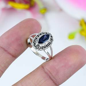 แหวนเงินแท้ทรงมาร์ควิสประดับอิโอไลต์วินเทจ ขอบลูกปัดแบบออกซิไดซ์ ประดับพลอยสีน้ำเงินธรรมชาติ สำหรับผู้หญิง - Product Image 3
