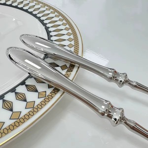 Ensemble de couverts de luxe en argent avec finition miroir, idéal pour les repas en famille, les fêtes et les cadeaux, provenant d'Inde - Product Image 3