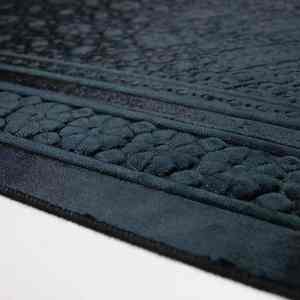 Thobe noir de haute qualité/Thawb personnalisé Mubarak voyage pliable épaissi couverture de culte matelassée imprimée - Product Image 3