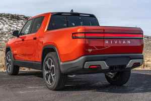 CLEAN 2023 R i v i a n R1T Adventure Edition Quad-Motor AWD, grande batterie, Red Canyon - Product Image 5