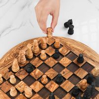 Jeu d'échecs artisanal en bois d'olivier ArtisRaw avec des plateaux d'échecs en bois, emballage en carton - Vente en gros