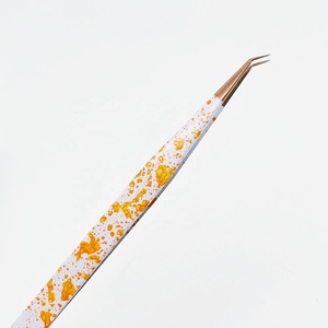 แหนบปลายโค้งสีโรสโกลด์และ45องศาสำหรับต่อขนตาและโลโก้แบบกำหนดเองแหนบเหล็กทนทานเคลือบสีส้มและสีเหลือง - Product Image 5