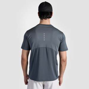 เสื้อยืดออกกำลังกายผ้าถักโพลีเอสเตอร์ 100% สีเทา แห้งเร็ว น้ำหนักเบา เหมาะสำหรับออกกำลังกาย พร้อมลายพิมพ์ซิลค์สกรีน หมายเลขรุ่นพิมพ์บนเสื้อยืด - Product Image 2