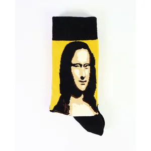 Chaussettes unisexes respirantes avec motif de portrait artistique Mona Lisa pour un usage quotidien - Product Image 3