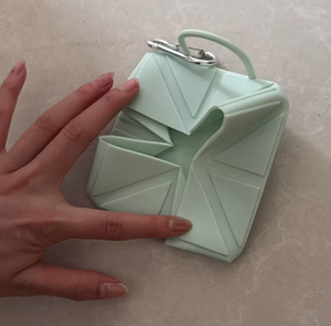 ELEVE - Tazón de Viaje Plegable de Silicona Impermeable para Mascotas, Tazón Plegable Antideslizante para Comida y Agua para Perros y Gatos con Mosquetón - Product Image 5