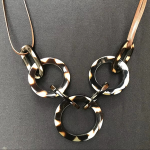 Collar de cadena larga de cuerno de búfalo natural para mujer, accesorios de moda para bodas, precio barato al por mayor - Product Image 1