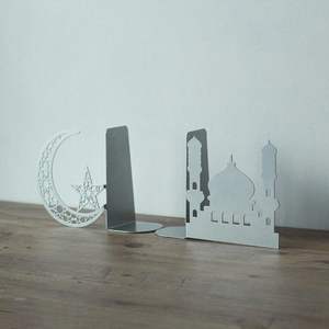 Serre-livres en métal en forme de mosquée croissant, sculpture moderne islamique, calligraphie arabe, fait main, finition argentée, décoration de table spirituelle - Product Image 3