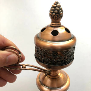 Brûleur d'encens en métal creux en laiton antique boîte de brûleur d'encens en métal arabe islamique pour musulman par Mehak Impex - Product Image 1