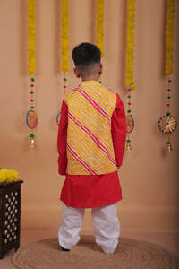 Enfants Leheriya Imprimé Kurta avec Pyjamas & Nehru Veste en ligne - Product Image 2