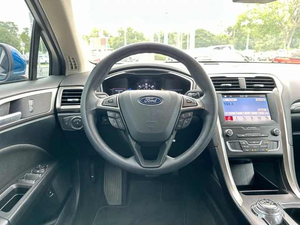 Ford Fusion Hybride SE 2024 d'occasion, conduite à gauche, boîte manuelle/automatique, berline, sièges en cuir, caméra de recul, essence/électrique, écran tactile - Product Image 3