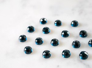 หินพลอยบุษราคัมสีฟ้าลอนดอนธรรมชาติขนาด10มม. หินกลมสังเคราะห์แบบหลวมของขวัญมากมายสำหรับเธอ - Product Image 4