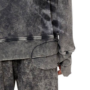 เสื้อมีฮู้ดผ้าฝ้ายผสมสีหมึกพิมพ์ไหล่ตกดำสำหรับผู้ชายเสื้อมีฮู้ดปักโลโก้กำหนดเองซักกรดแบบวินเทจ - Product Image 4