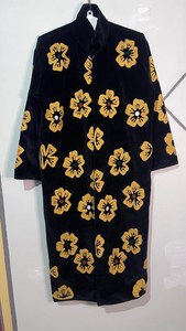 Veste en velours noir longue brodée motif tigre, cadeau pour elle, manteau bohème Suzani, veste florale Suzani, cadeau unique pour elle - Product Image 6