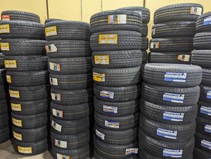 Pneus Radiaux de Voiture et de Camion en Caoutchouc Naturel Sans Chambre à Air de Haute Qualité d'Occasion 185/70R14 (Marque de Pneus d'Occasion) Garantie 60000-80000 KM - Product Image 4