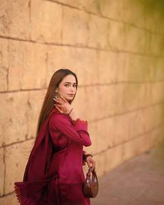 Traje indio pakistaní francés de crepé Salwar con dupatta para fiestas elegantes, bodas, uso tradicional y casual. - Product Image 2