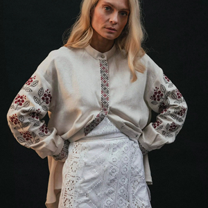 Blusa de lino informal Patrón blanco y negro tradicional Vyshyvanka Bordado Tela de popelina Ropa popular de verano Método de tejido - Product Image 1