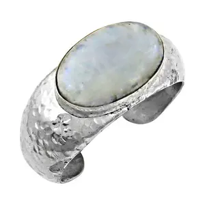 Bracelet manchette en argent 925 avec finition martelée et pierre de lune pour femme, accessoire de mode - Product Image 3
