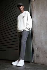 Sudadera bordada holgada de algodón para hombre, camiseta blanca de manga larga con cuello recortado y Costilla redonda con hombros caídos - Product Image 4