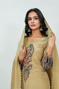 Último Diseño de Salwar Kameez de Seda Jacquard Banarasi con Dupatta, Creación Neeta, Secado Rápido, Corte Regular, Alta Demanda, Exclusivo, Hecho a Mano - Product Image 5
