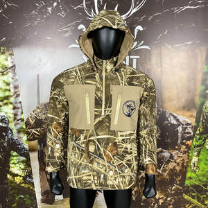 Chaqueta con Capucha Aislante, Impermeable y Transpirable, con Camuflaje, Hecha a Medida para Caza, Senderismo, Pesca y Actividades al Aire Libre en Invierno - Product Image 3