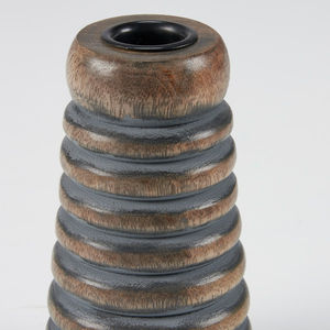 Portavelas moderno de madera acanalada hecho a mano rústico marrón negro cónico soporte decorativo decoración del hogar acento centro de mesa - Product Image 4