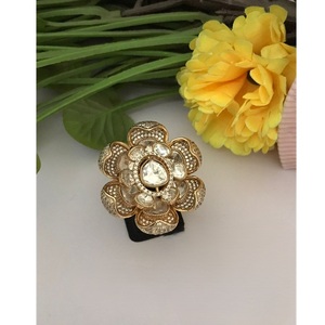 Anillo elegante ajustable Kundan Real chapado en oro de alta calidad de diseñador para función y colección de ropa de boda para mujer - Product Image 1