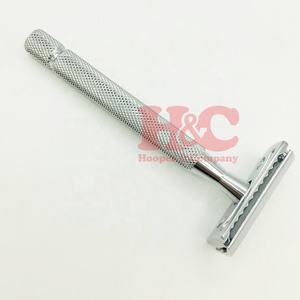 Maquinilla de Afeitar de Doble Filo de Acero Inoxidable para Hombre, de Alta Calidad, con Mango de Plástico, Color Personalizado, MOQ Bajo, Venta al Por Mayor - Product Image 2