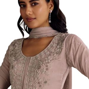 Lavanda Chinon Zardosi Kurta Sharara con Cutdana Dupatta all'ingrosso donna abbigliamento etnico OEM fornitore di fabbrica di abbigliamento personalizzato - Product Image 3