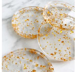 Dessous de verre en acrylique transparent de conception antique avec une finition de la meilleure qualité, parfait pour une utilisation élégante sur la table et les repas - Product Image 1