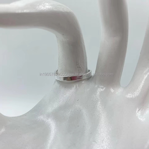 Bague en argent classique minimaliste élégante de qualité supérieure perle principale pierre bracelets mode de mariage pour femmes avec touche personnelle - Product Image 2