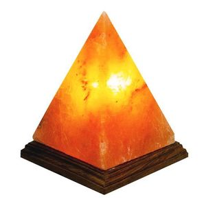 Lampe de sel pyramidale décorative fabriquée à partir de roche rose de l'Himalaya avec base en bois naturel, idéale pour les cadeaux et l'intérieur. - Product Image 2