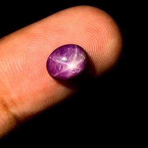 Rubí de estrella natural, 6 rayos, Estrella transparente, cabujón ovalado sin tratar, piedra de nacimiento de Julio, piedras preciosas sueltas fabricadas de calidad AAA + - Product Image 3