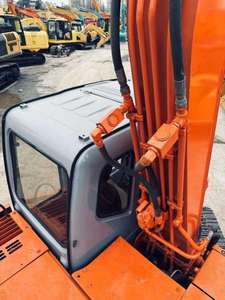 Excavatrice sur chenilles Hitachi EX60 d'occasion de 6 tonnes avec cylindre hydraulique Excavatrice sur chenilles d'occasion à vendre - Product Image 2