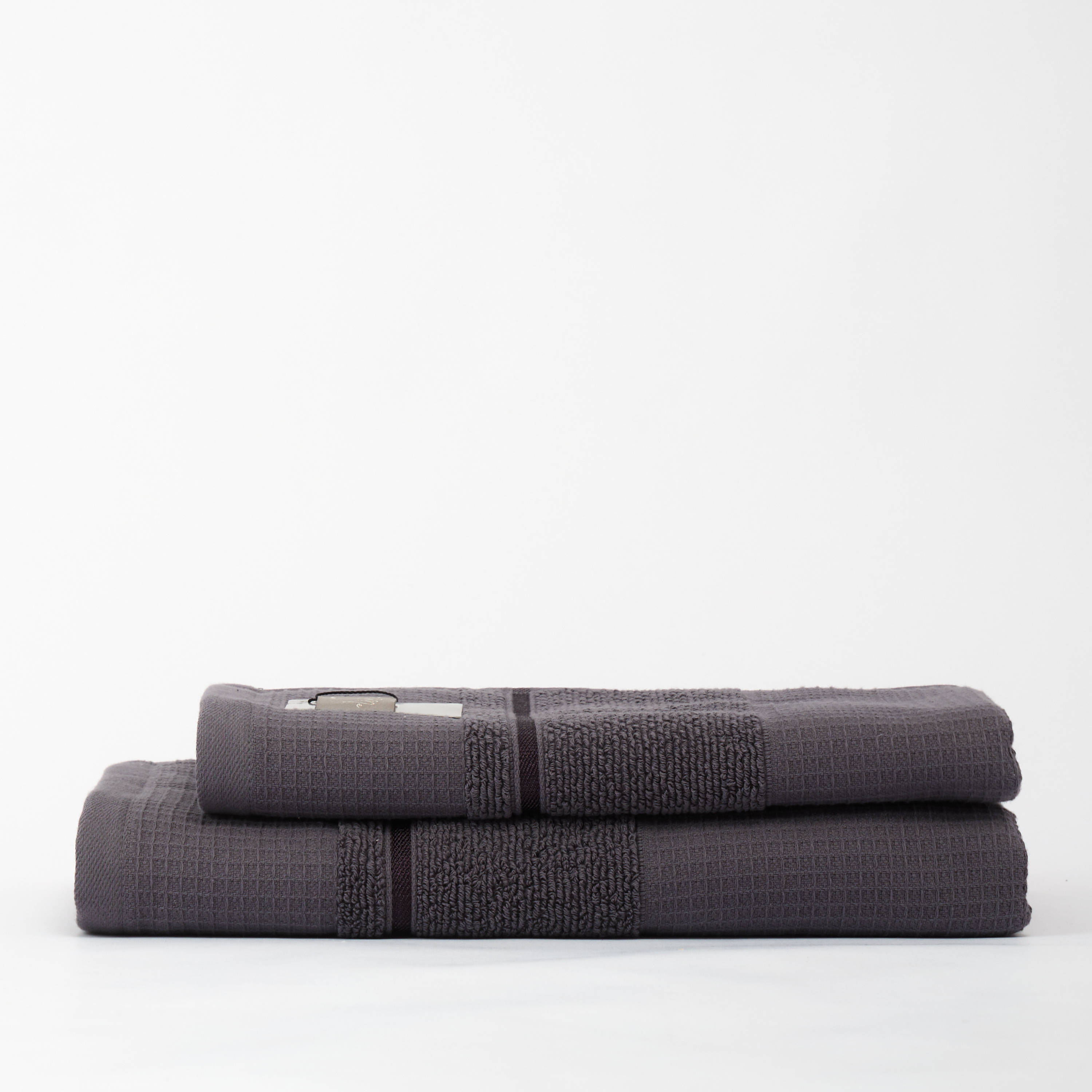 สีน้ำตาลเข้ม