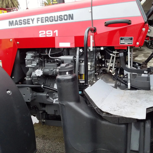 รถแทรคเตอร์แมสซีย์เฟอร์กูสัน2WD MF135 65HP รถแทรกเตอร์การเกษตรพร้อมปั๊มส่วนประกอบเครื่องยนต์หลัก - Product Image 4