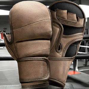 Guantes de boxeo para hombre en cuero vacuno dorado diseñados para entrenamientos de sparring de alta intensidad, entrenamientos con saco de boxeo y ejercicios de boxeo específicos - Product Image 1