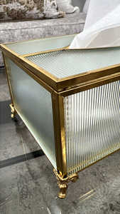 Boîte à mouchoirs en verre design avec cadre en laiton brillant, style nordique, élégante, avec fermoir, pour l'organisation et le rangement à la maison - Product Image 6