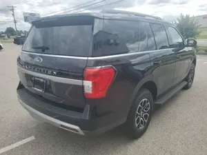 Ford Expedition 2024 en parfait état - Product Image 2