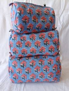 Pochette de toilette pour femmes en tissu imprimé à la main, 3 pièces, organiseurs à fermeture éclair, capacité moyenne, accessoires de maquillage, rangement cosmétique - Product Image 1