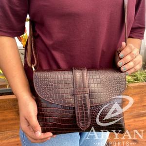 2024 New Factory Custom Full Grain Genuine Leather Alligator Pattern Crossbody Bag High Quality Ladies Large Capacity <b>Handbags</b> - Product Image 1