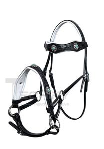 Ensemble de bride et de collier de poitrail en cuir noir de luxe pour cheval, avec conchos en cristal, rênes, équipement et accessoires pour chevaux - Product Image 4