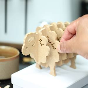 Ensemble de sous-verres d'animaux en bois de charme avec d'adorables figurines d'animaux parfaits pour un usage quotidien et des occasions spéciales - Product Image 6