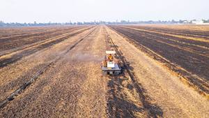 Tractor Agrícola HOGICO HG-75VN 70HP 4WD de Alto Rendimiento 3 en 1, Duradero, con Potente Motor Central y Nuevas Ventas - Product Image 5