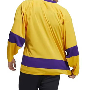 Camiseta de hockey sobre hielo personalizada con diseño moderno y ajuste flexible, ideal para entrenamientos en equipo, partidos y actividades deportivas. - Product Image 5