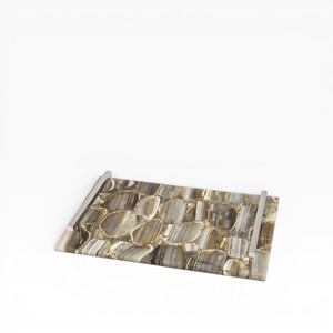 Plateau rectangulaire en agate naturelle avec des couches de cristal neutres douces et une base dorée surélevée pour un style d'intérieur élégant - Product Image 6