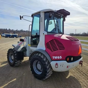 รถตักหน้าขุดหลัง TAKEUCHI TW65  น้ำหนักบรรทุก 45 ตัน รถตักล้อยางแบบสกิดสเตียร์ - Product Image 4