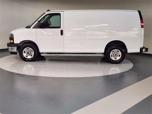 GMC Savana Cargo 2500 RWD 2023 d'occasion, en excellent état, conduite à gauche/droite - Product Image 4