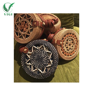 Descubre la bolsa de ratán Una opción sofisticada para fiestas vibrantes - Product Image 4